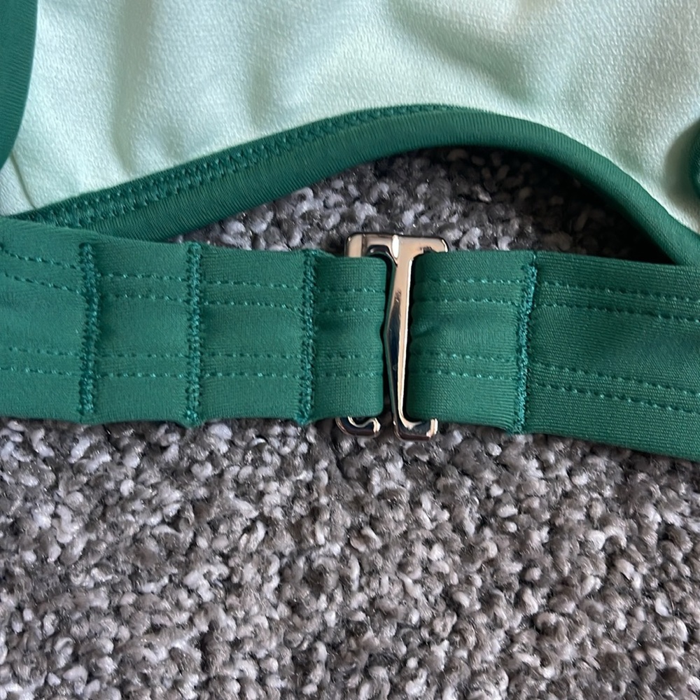 NWT Cupshe Green Bikini Top, size Med - Picture 5 of 6